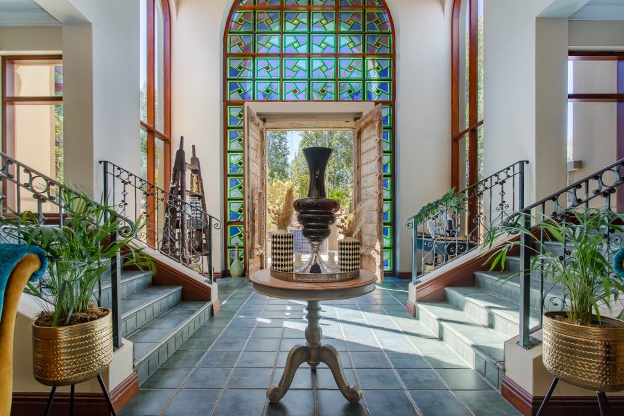 5 Bedroom Property for Sale in Winelands Western Cape